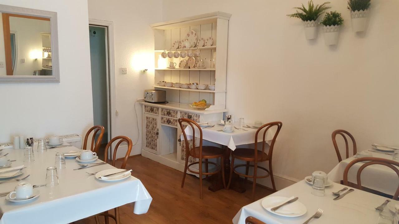 Colebrook Guest House Farnborough  Bagian luar foto